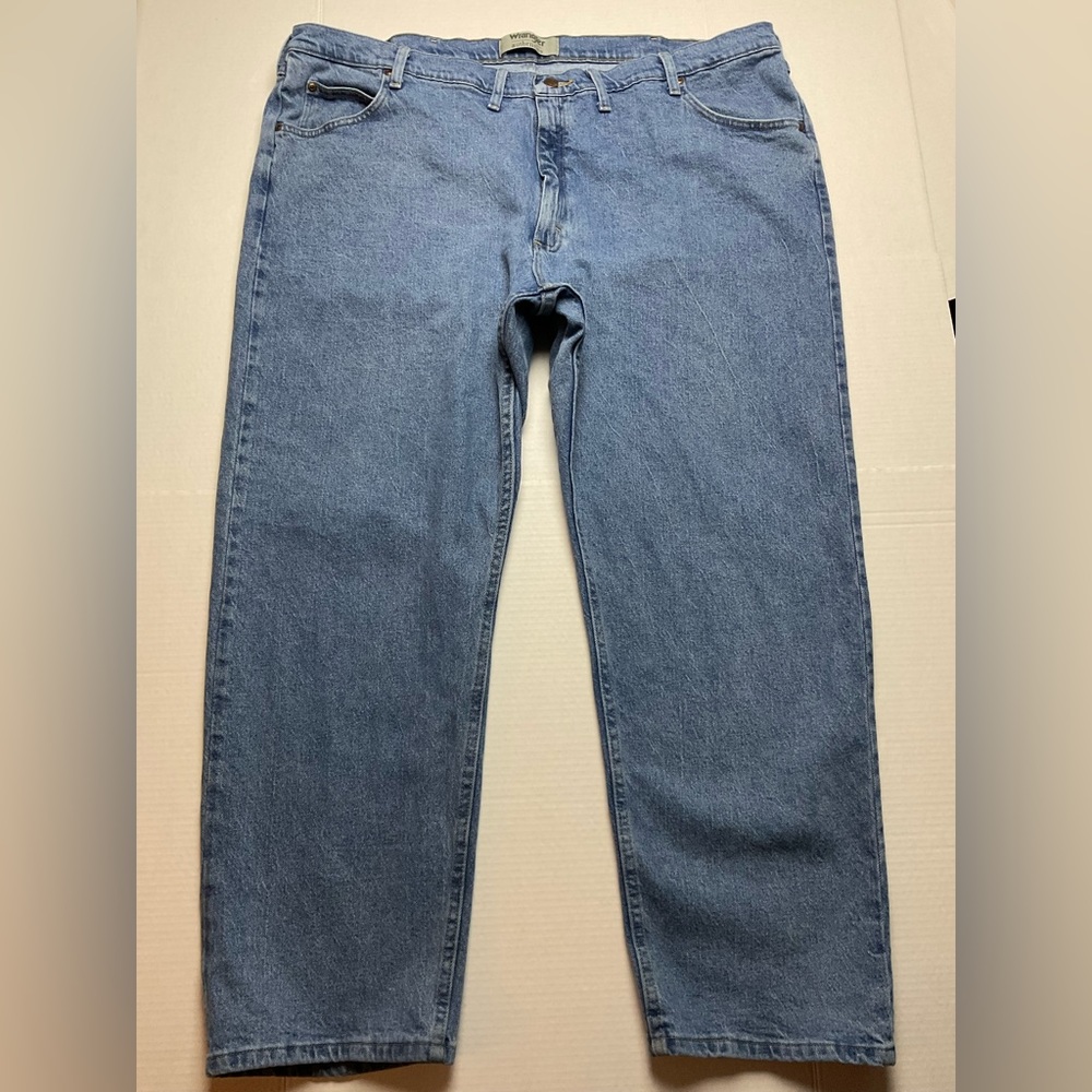 Wrangler Mens 48X30 medium blue straight leg cotton denim jeans